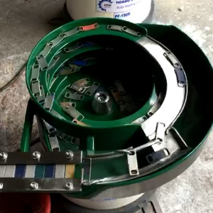  PHỄU RUNG CẤP TRỤC INOX