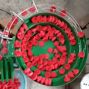 Phễu rung cấp nắp tự động